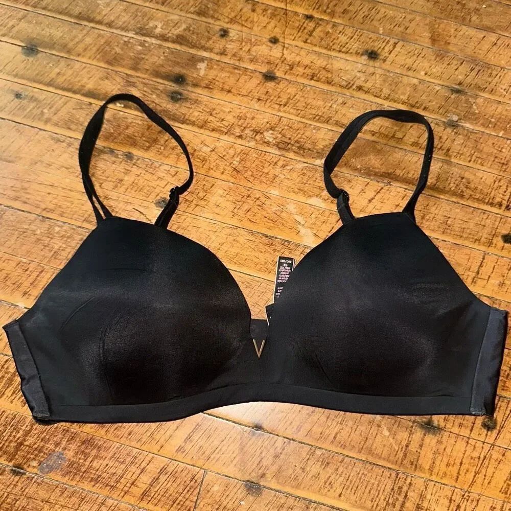 Victoria’s Secret black 36C padded no wire soft bra